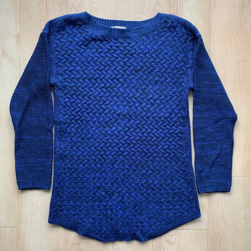 Blue/black sweater